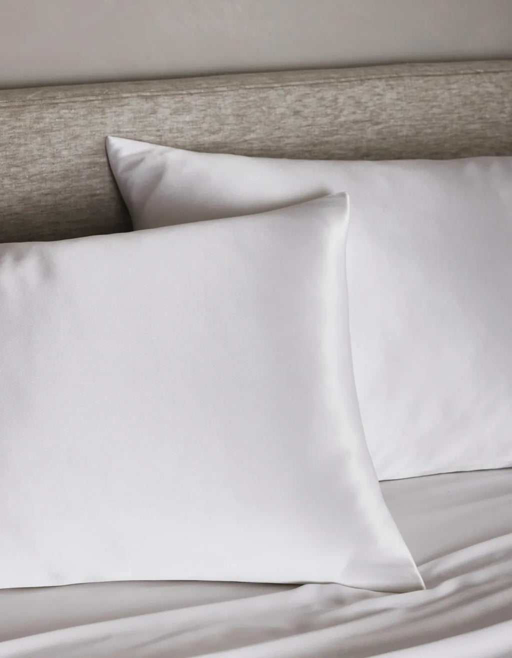 Silk Pillowcase in 100% Grade 6A Mulberry Silk, Sandwashed for a Soft Matte Finish and Machine Washable