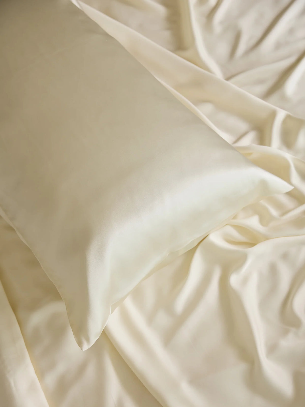 Silk Pillowcase in 100% Grade 6A Mulberry Silk, Sandwashed for a Soft Matte Finish and Machine Washable