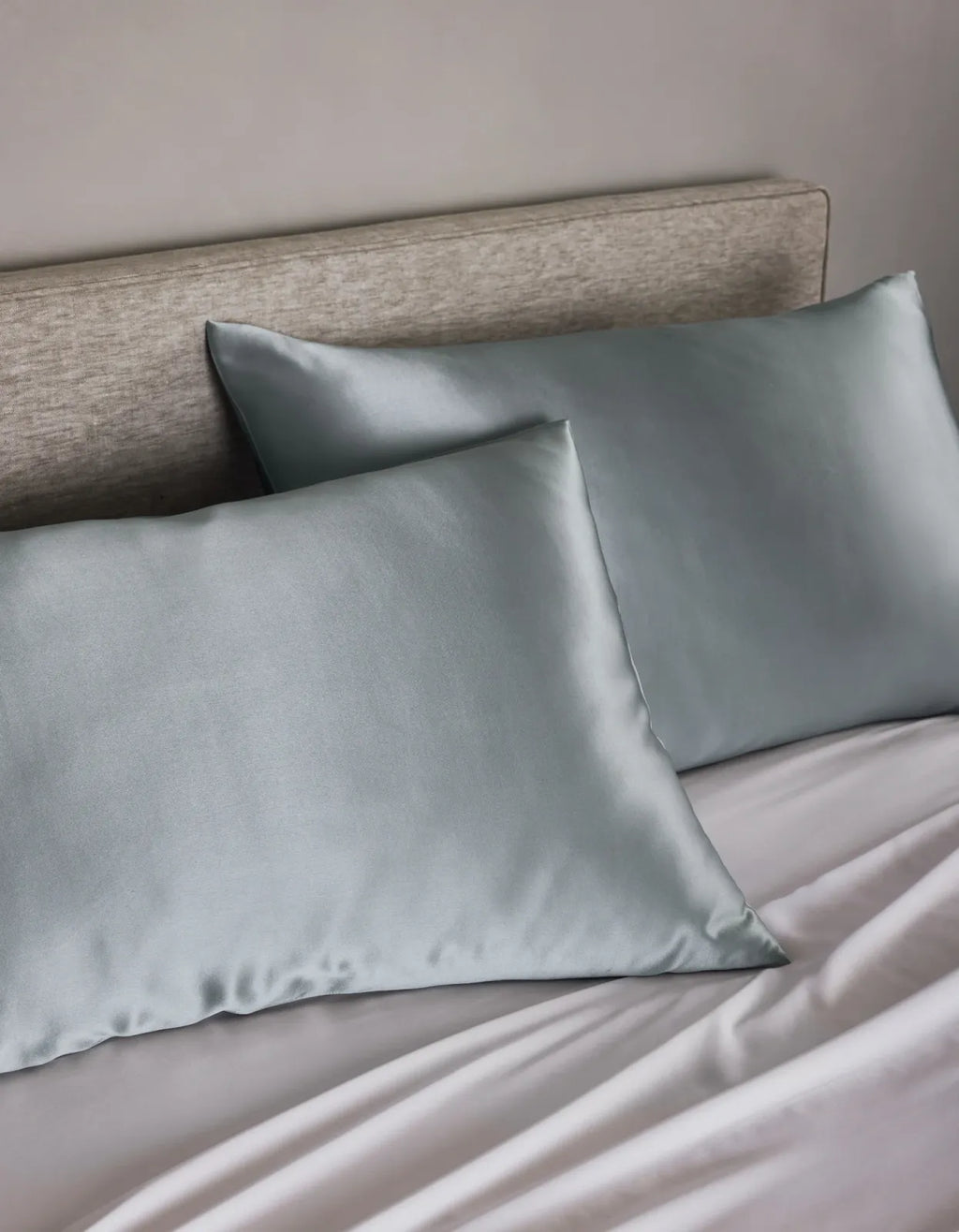 Silk Pillowcase in 100% Grade 6A Mulberry Silk, Sandwashed for a Soft Matte Finish and Machine Washable