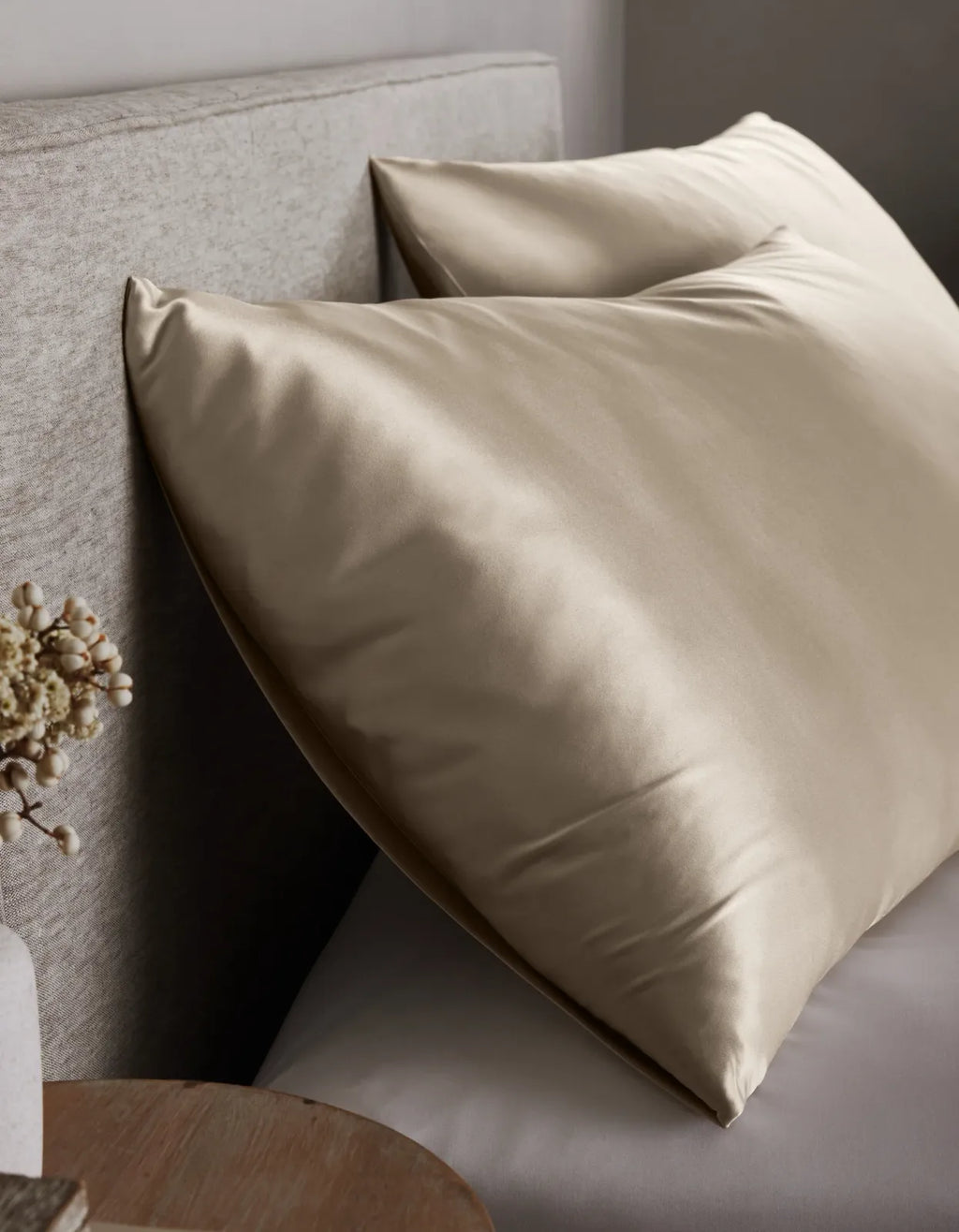 Silk Pillowcase in 100% Grade 6A Mulberry Silk, Sandwashed for a Soft Matte Finish and Machine Washable