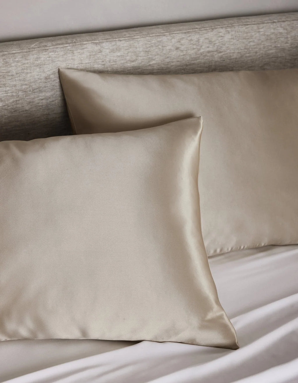 Silk Pillowcase in 100% Grade 6A Mulberry Silk, Sandwashed for a Soft Matte Finish and Machine Washable