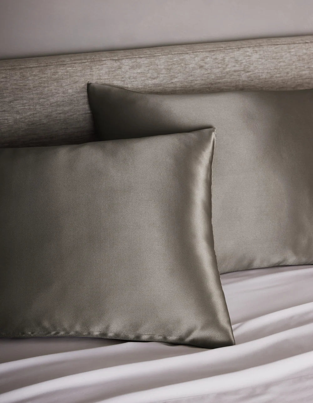 Silk Pillowcase in 100% Grade 6A Mulberry Silk, Sandwashed for a Soft Matte Finish and Machine Washable