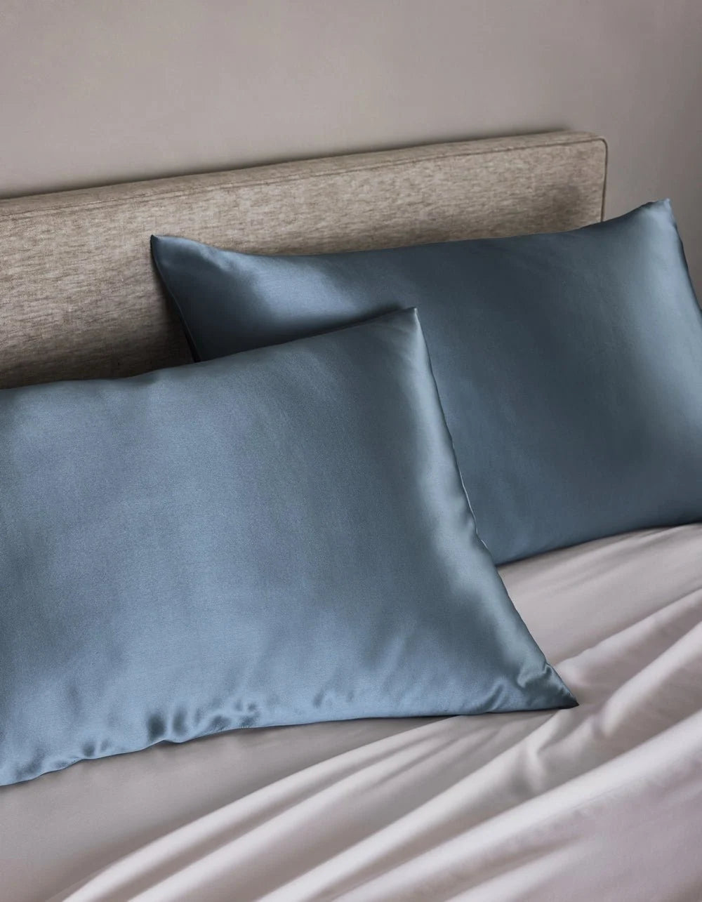 Silk Pillowcase in 100% Grade 6A Mulberry Silk, Sandwashed for a Soft Matte Finish and Machine Washable