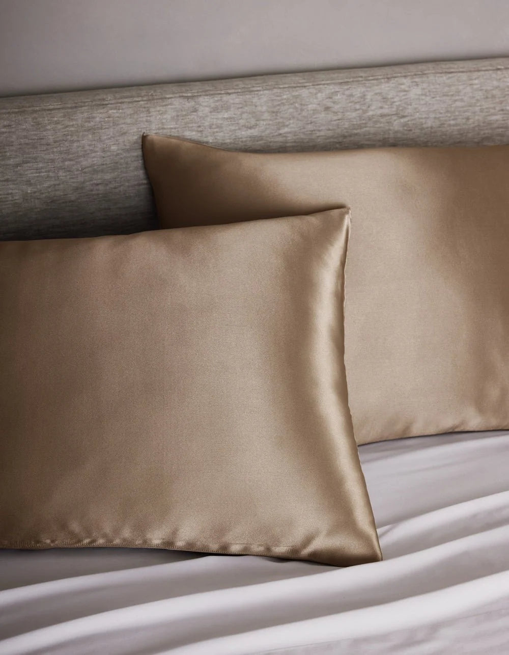 Silk Pillowcase in 100% Grade 6A Mulberry Silk, Sandwashed for a Soft Matte Finish and Machine Washable