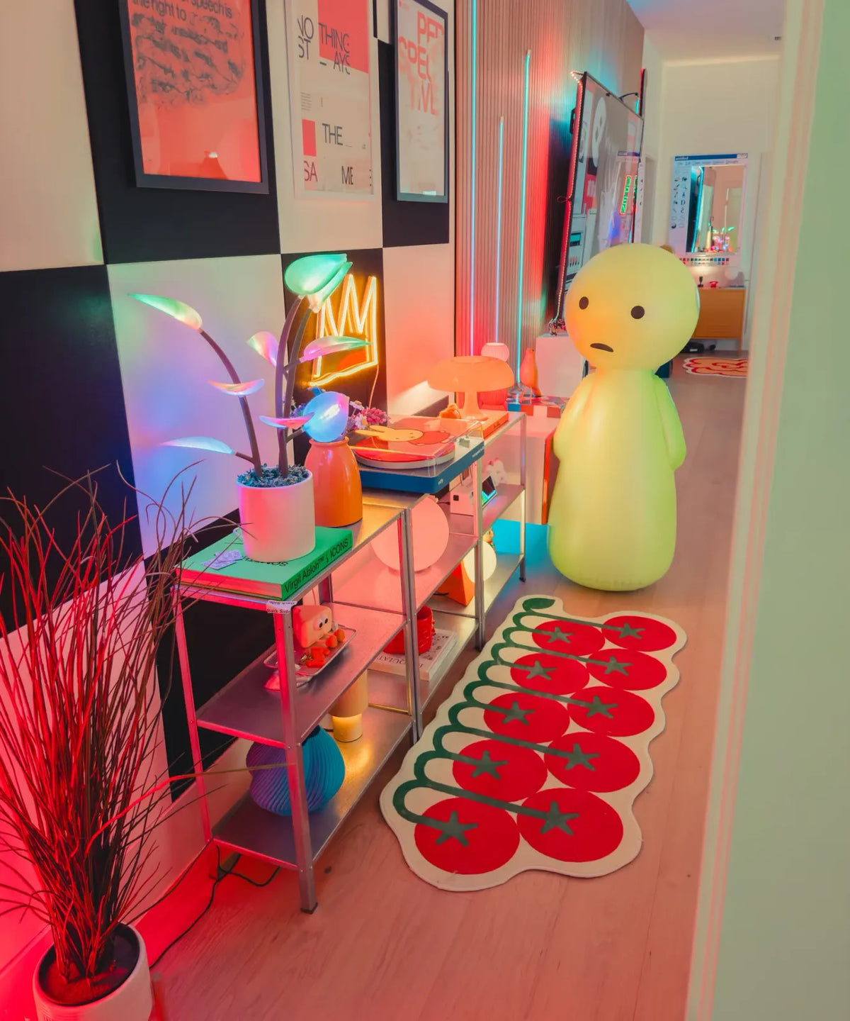 Smart Mood Light with Dynamic Colors, Textures and Atmospheric Effects for a Digital Fireplace Ambience
