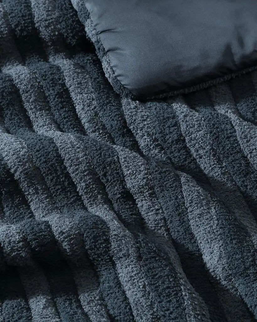 Soft Piped Comforter
