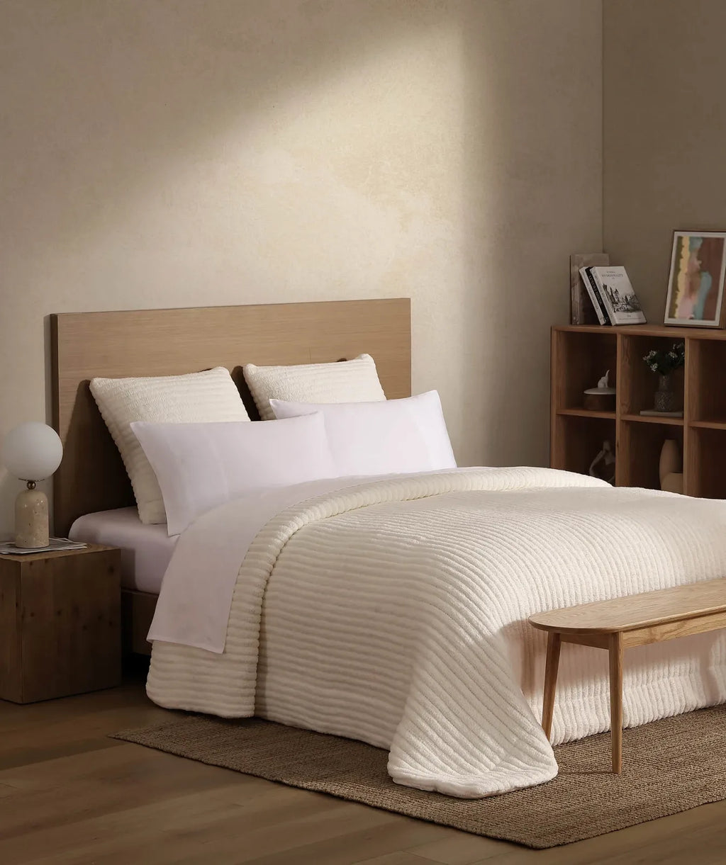 Soft Piped Comforter