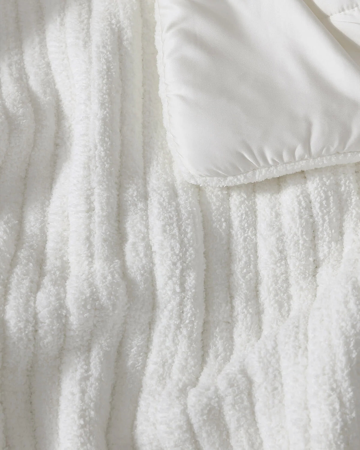 Soft Piped Comforter