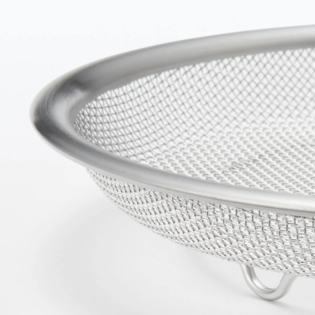 Stainless Steel Strainer with Flat Serving Surface, Space-Saving 3cm-Thin Design for Noodles and Plated Foods