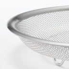 Stainless Steel Strainer with Flat Serving Surface, Space-Saving 3cm-Thin Design for Noodles and Plated Foods