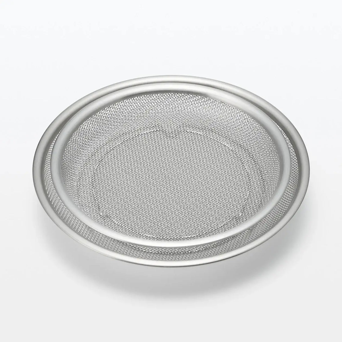 Stainless Steel Strainer with Flat Serving Surface, Space-Saving 3cm-Thin Design for Noodles and Plated Foods
