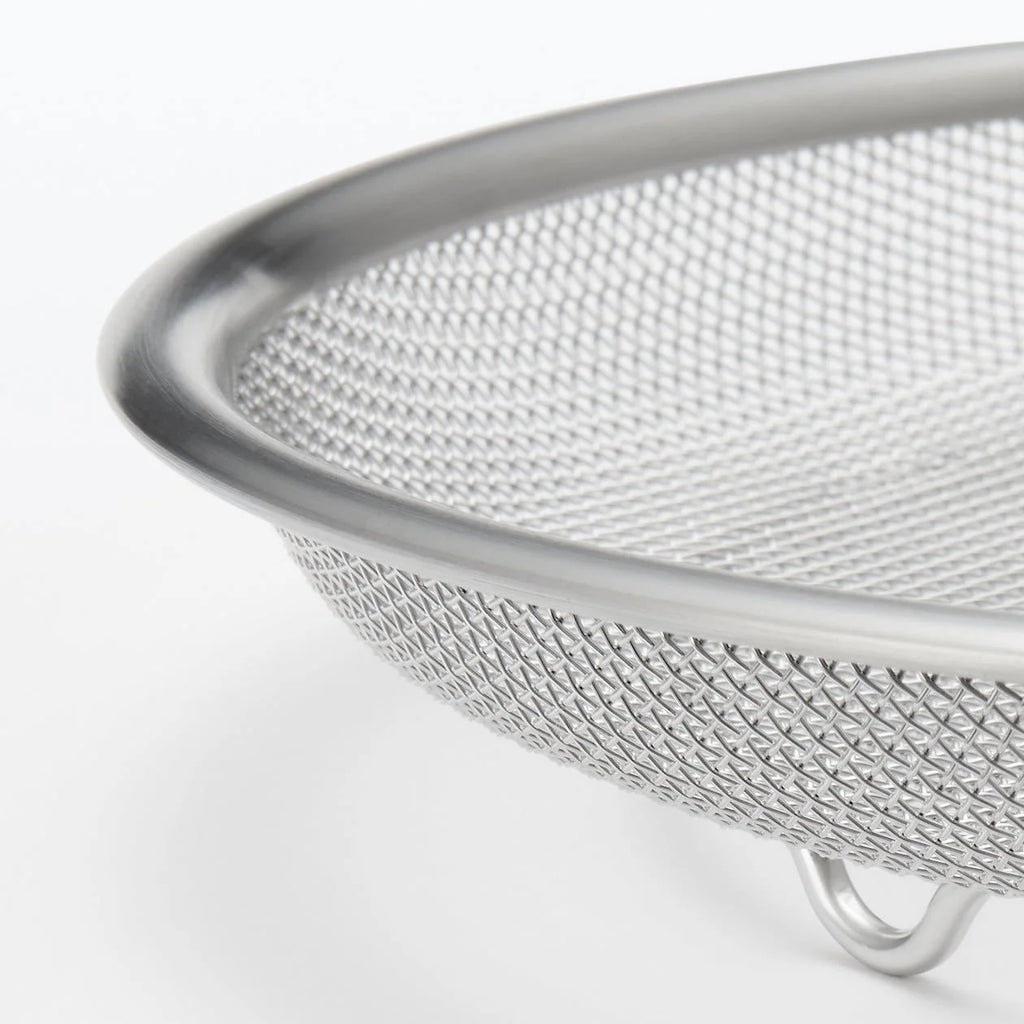 Stainless Steel Strainer with Flat Serving Surface, Space-Saving 3cm-Thin Design for Noodles and Plated Foods