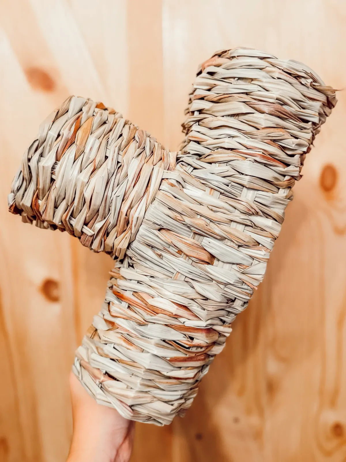 Three-Entrance Reed Grass Tunnel for Hamsters and Small Pets, Spacious Hideout for Exploring, Nesting and Chewing
