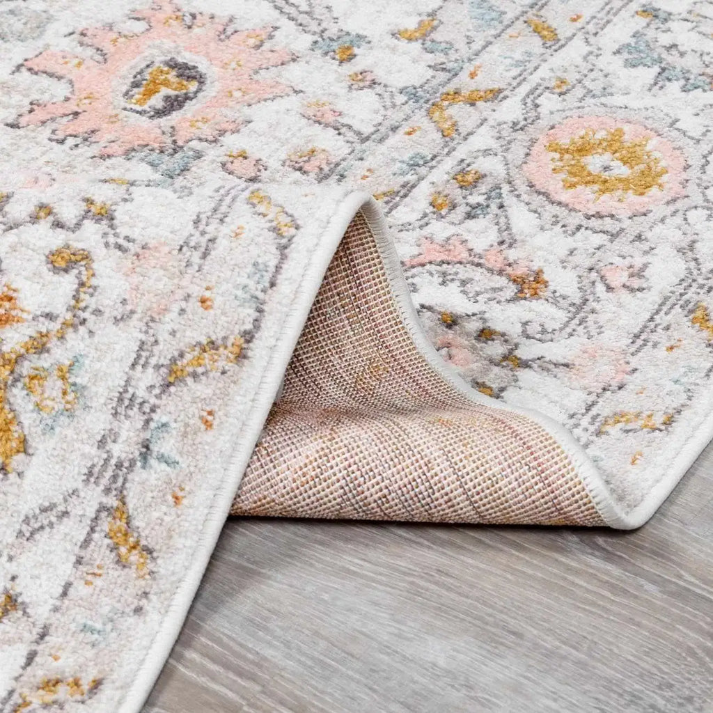 Traditional Area Rug in a Multicolor Palette, Machine Woven