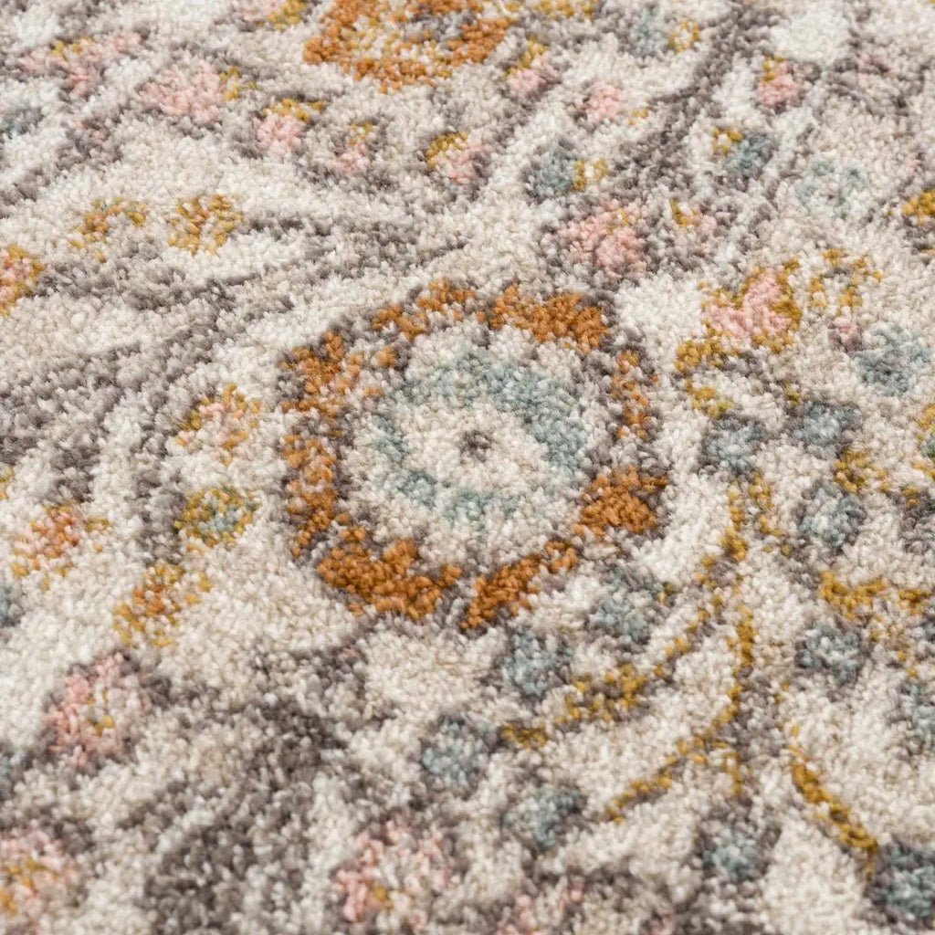 Traditional Area Rug in a Multicolor Palette, Machine Woven