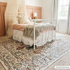 Traditional Area Rug in a Multicolor Palette, Machine Woven