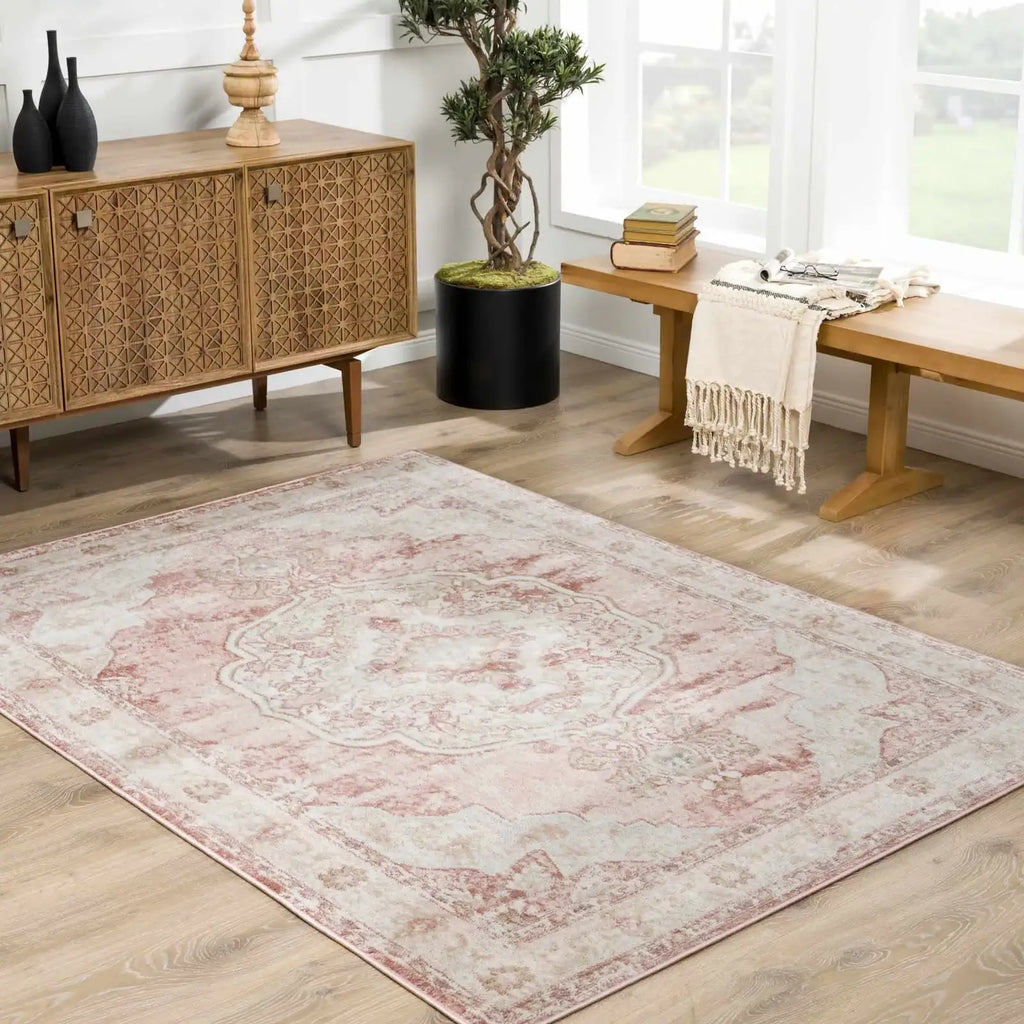 Traditional Area Rug in Pale Pink and Cream, Machine-Woven