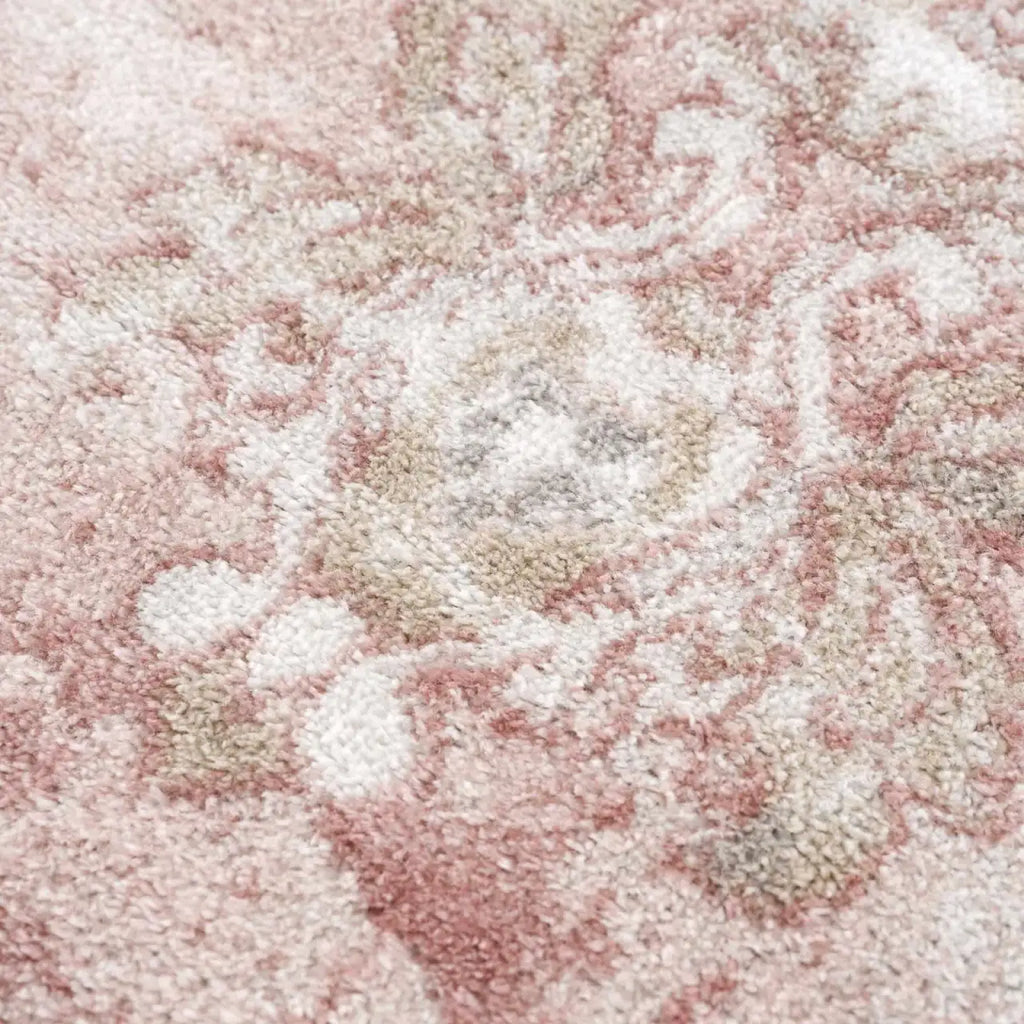 Traditional Area Rug in Pale Pink and Cream, Machine-Woven