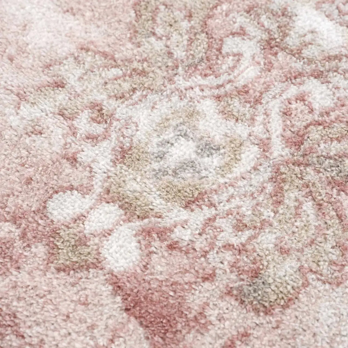 Traditional Area Rug in Pale Pink and Cream, Machine-Woven