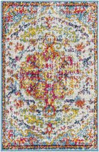 Traditional Medallion Rug in Multicolor Polypropylene, Machine
