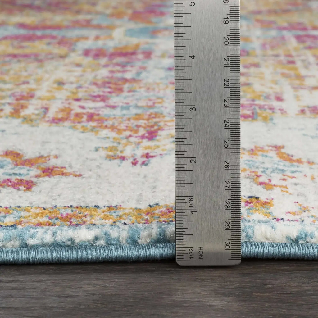 Traditional Medallion Rug in Multicolor Polypropylene, Machine