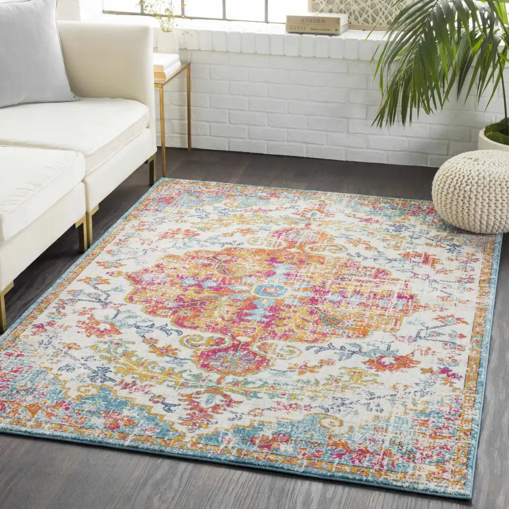 Traditional Medallion Rug in Multicolor Polypropylene, Machine