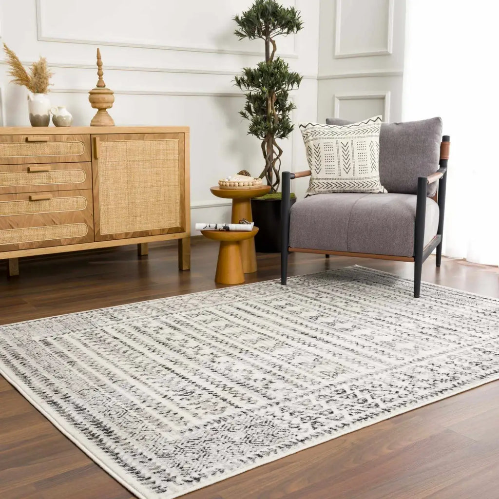 Transitional Bohemian Area Rug in Machine-Woven Polypropylene