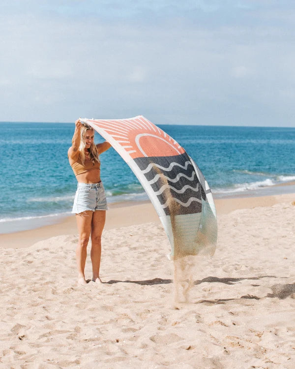 Turkish Cotton Beach Towel in Maui Sunset Multi Design with Twisted Tassels, Quick-Drying Sand-Resistant Weave