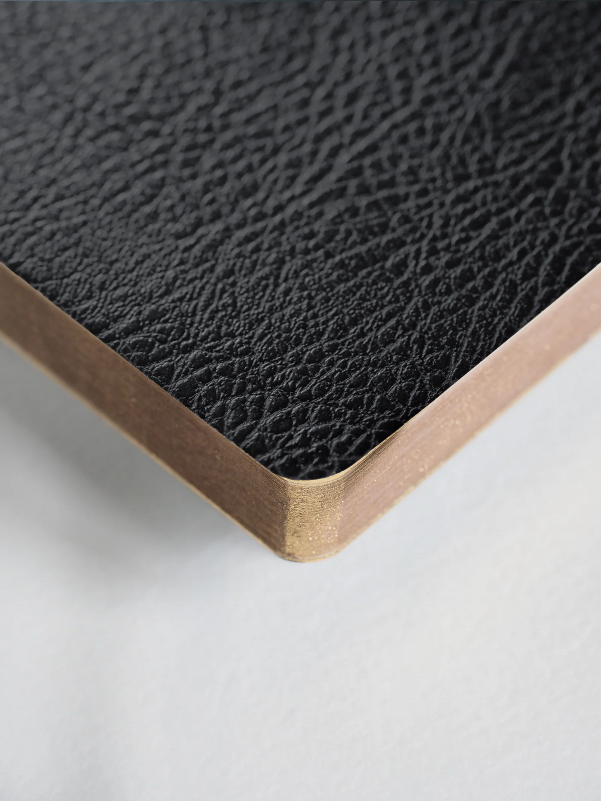 Undated Planner in N1 Horizontal Compact Format with 272 Pages and Lay Flat Sewn Binding for a Full Year — Onyx / Gold