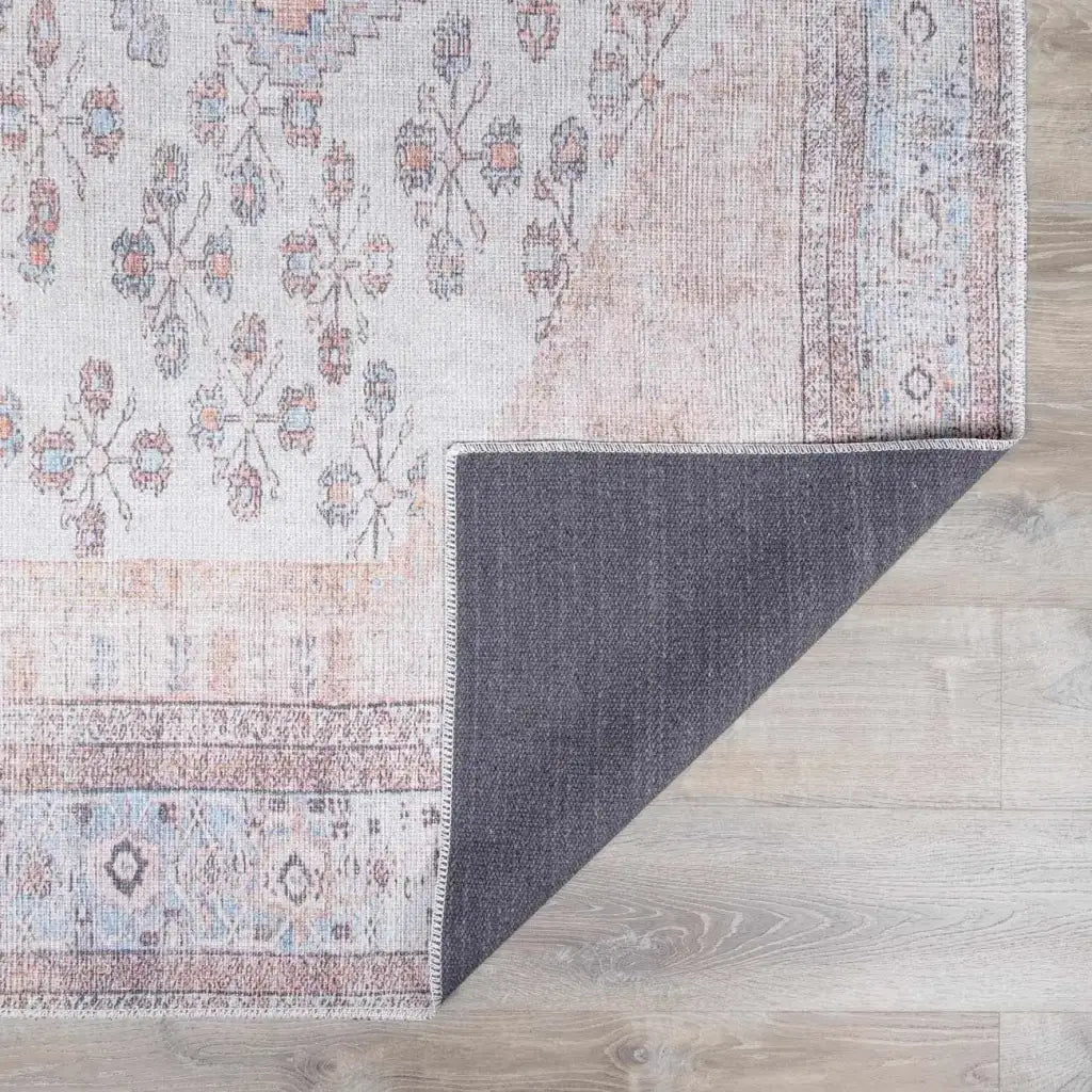 Washable Area Rug in Traditional Medallion Style, Machine Woven