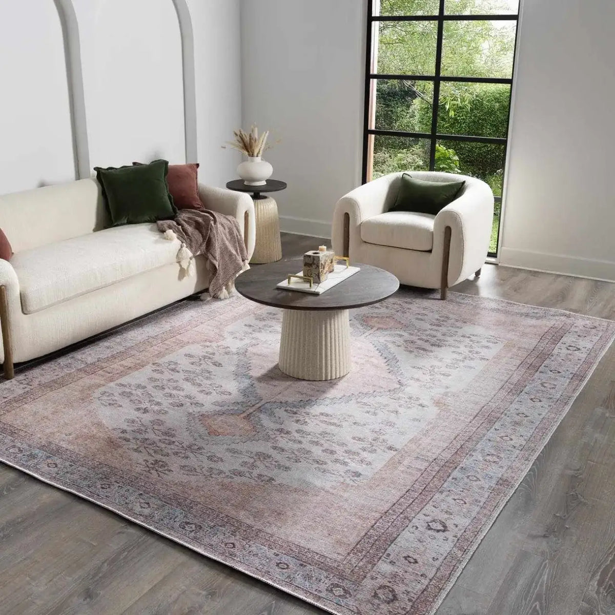 Washable Area Rug in Traditional Medallion Style, Machine Woven