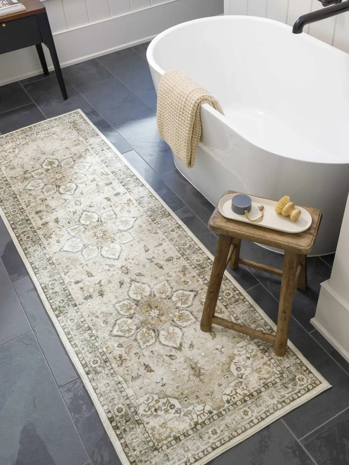 Washable Sage Medallion Area Rug, Low-Pile Machine-Woven Polyester for Traditional Rooms and Hallways