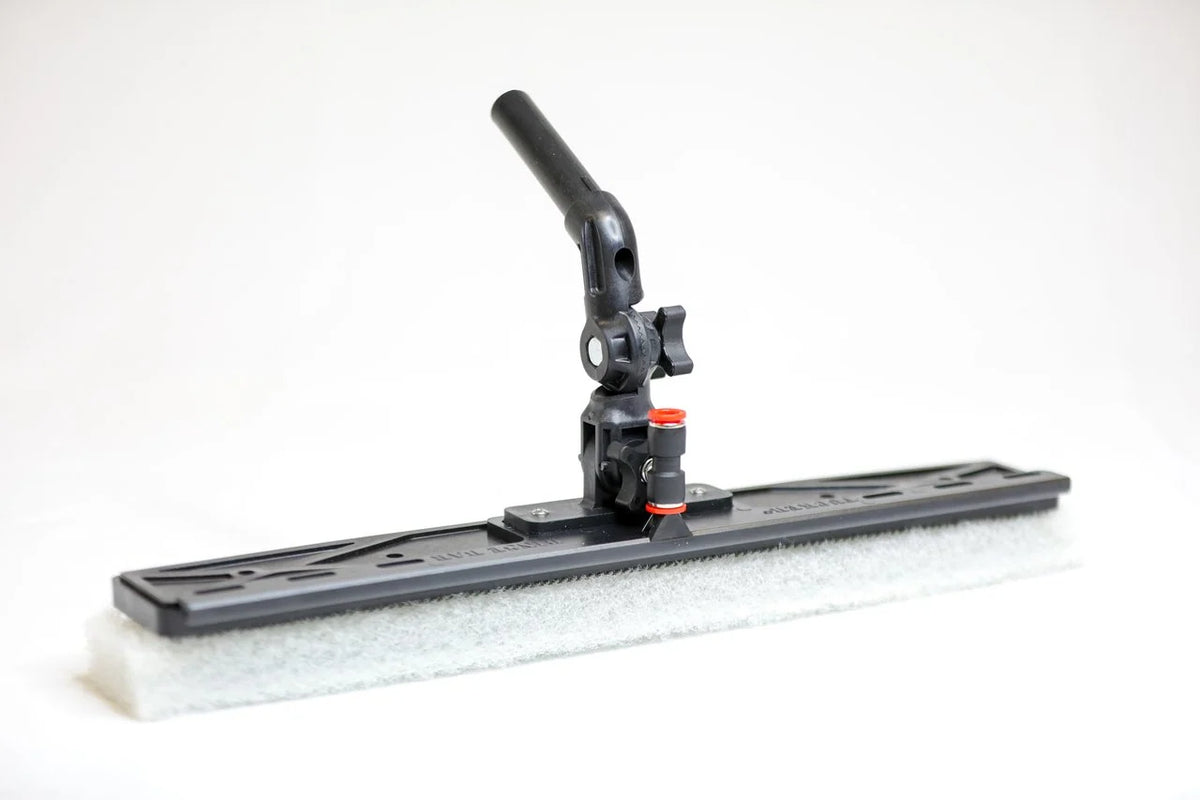 Water Fed Window Scrubber Brush with Rinse Bar, Swiveling Gooseneck and 10 Polyester Pads · Water Fed Brush │ Alpha Scrubb