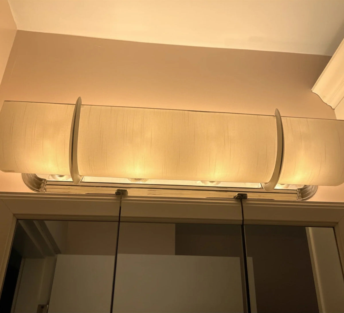 White 30-Inch Fabric Light Shade with Magnetic Brackets for Hollywood and Bathroom Vanity Strip Lights
