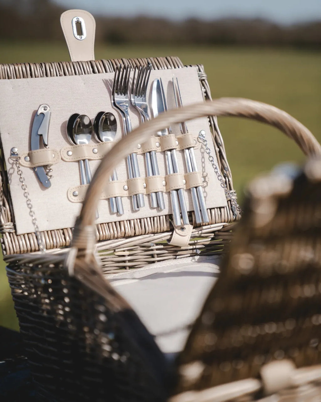 Willow Picnic Basket, No