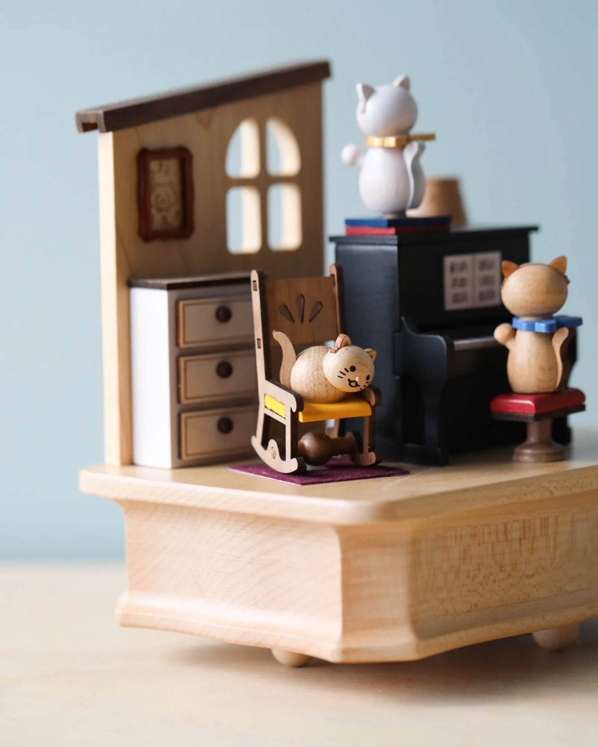 Wooden Cat Playing Piano Music Box with Hand Crank, Schubert Symphony Tune and Shelf Decor Design